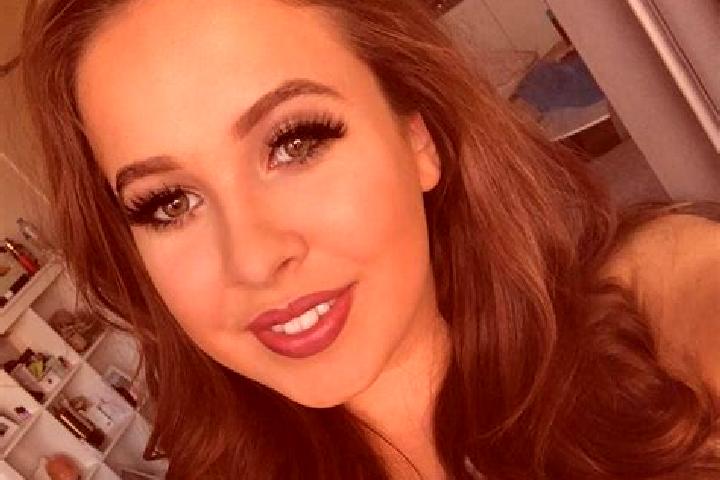 Emily, 31, a brunette brown-eyed caucasian companion based in Jebha. Offering Couples, Domination, Girlfriend Experience. Available for incall and outcall, d...
