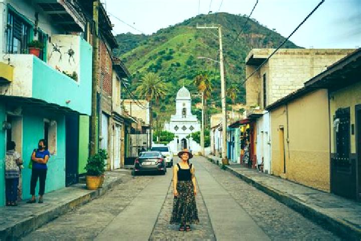 Emily, 31 — Escort in Jala, Mexico