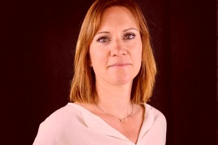 Emily, 31 — Escort in Neuflize, France