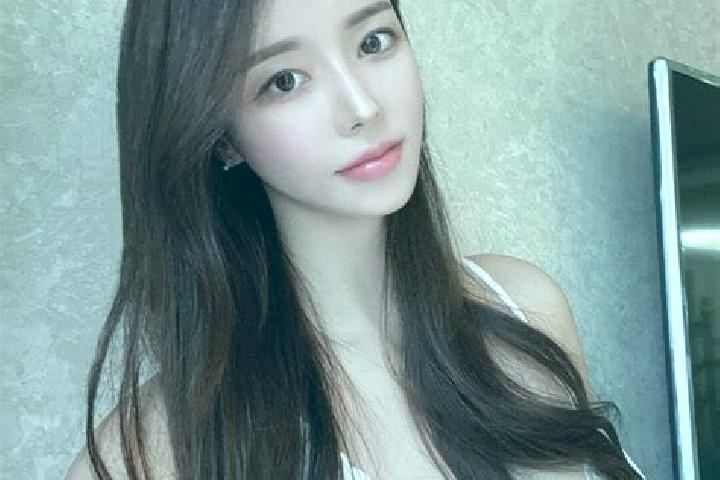 Emily, 31 — Escort in Xinchengpu, China