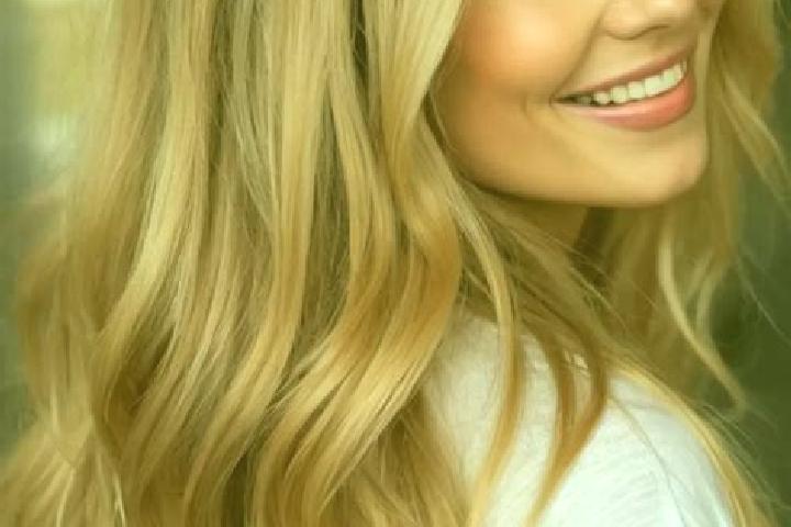 Emily, 32, a blonde hazel-eyed mediterranean companion based in Sazovice. Offering Striptease, Massage, Deep French Kissing. Available for incall and outcall...