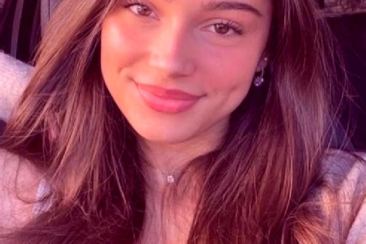 Emily, 32, a brunette hazel-eyed slavic companion based in Kaliapani. Offering Girlfriend Experience, Travel Companion, Prostate Massage, Couples. Available ...