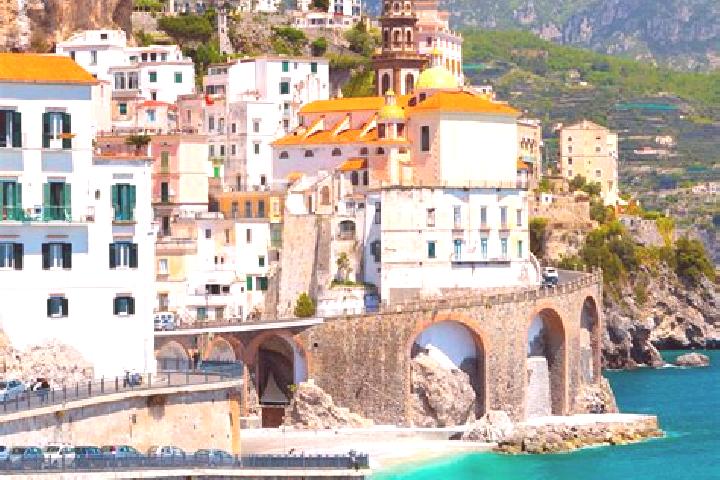 Emily, 32 — Escort in Brugneto, Italy