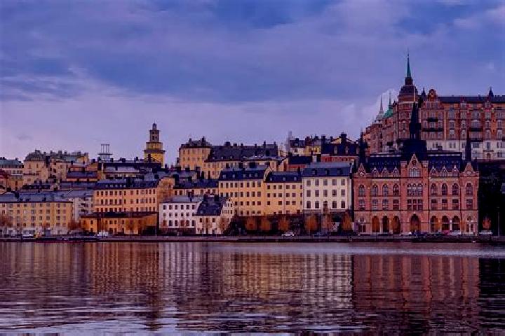 Emily, 32 — Escort in Hogsjo, Sweden