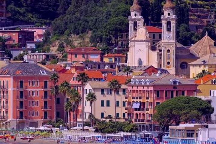 Emily, 32 — Escort in Laigueglia, Italy