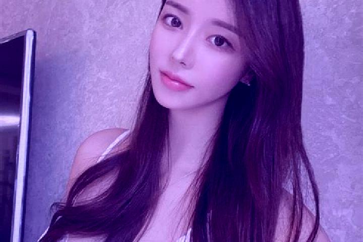 Emily, 32 — Escort in Lepai, Malaysia