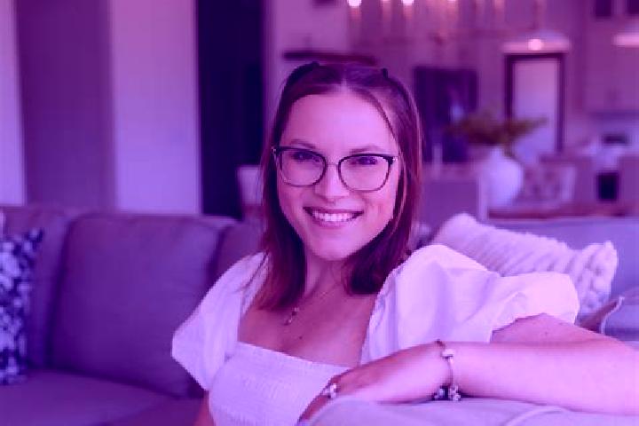Emily, 32 — Escort in Neenah, United States