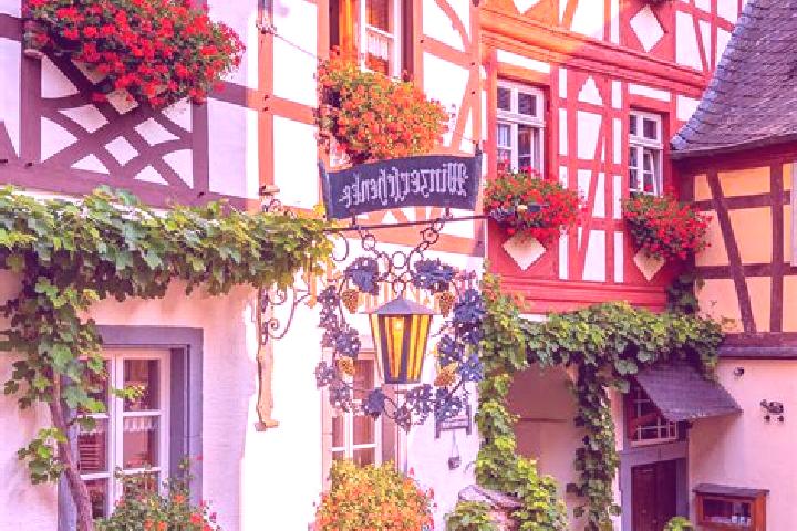 Emily, 32 — Escort in Niederdurenbach, Germany