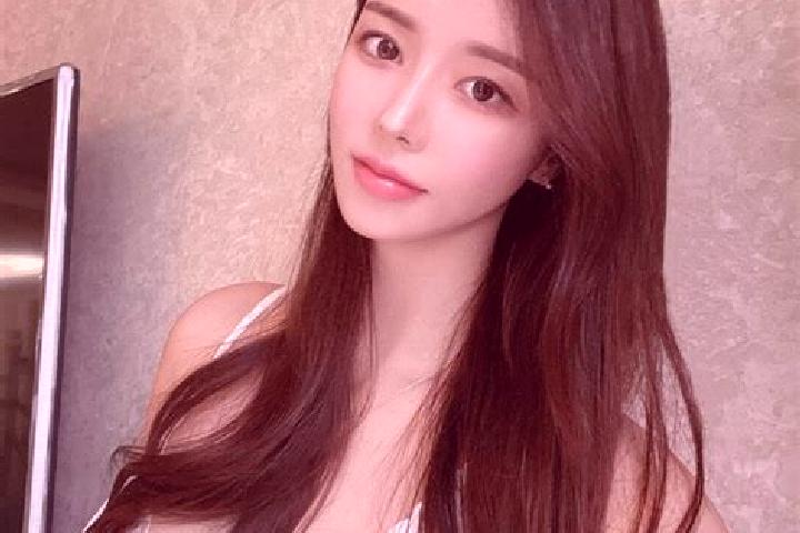 Emily, 32 — Escort in Xia Boingor, China