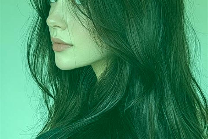 Emily, 33, a auburn brown-eyed indian companion based in Treze de Maio. Offering BDSM, OWO, Dinner Date. Available for incall and outcall, day and evening da...