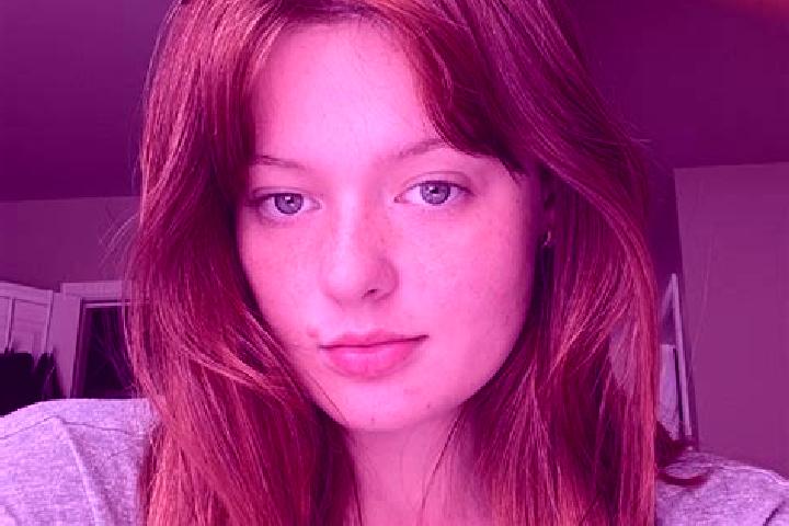 Emily, 33, a chestnut blue-eyed caucasian companion based in Maffliers. Offering OWO, CIM, Dinner Date. Available for incall and outcall, day and evening dates.