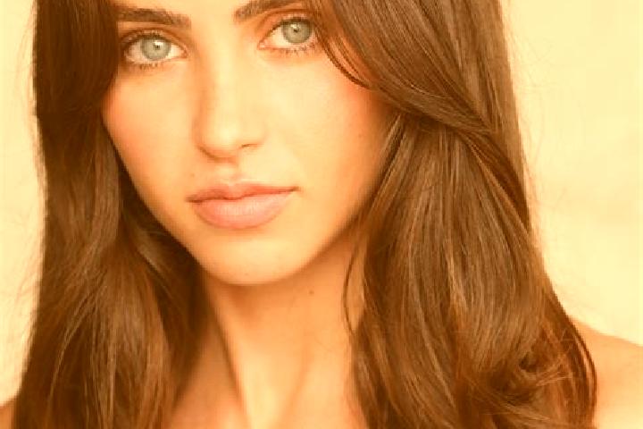 Emily, 33, a chestnut brown-eyed caribbean companion based in Hrivinuv Ujezd. Offering Duos, OWO. Available for incall and outcall, day and evening dates.