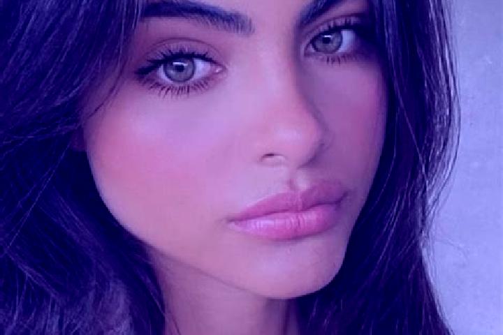 Emily, 33, a chestnut green-eyed indian companion based in Tamesis. Offering Fetish, Roleplay, Erotic Massage, GFE. Available for incall and outcall, day and...