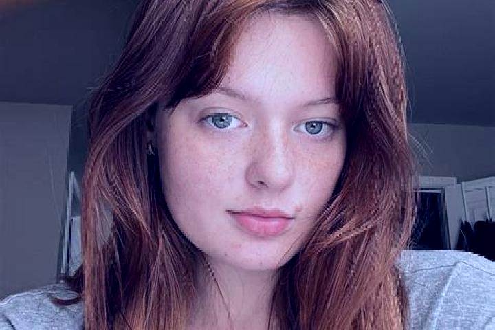 Emily, 33, a red brown-eyed ebony companion based in Thumby. Offering Striptease, A-Level. Available for incall and outcall, day and evening dates.