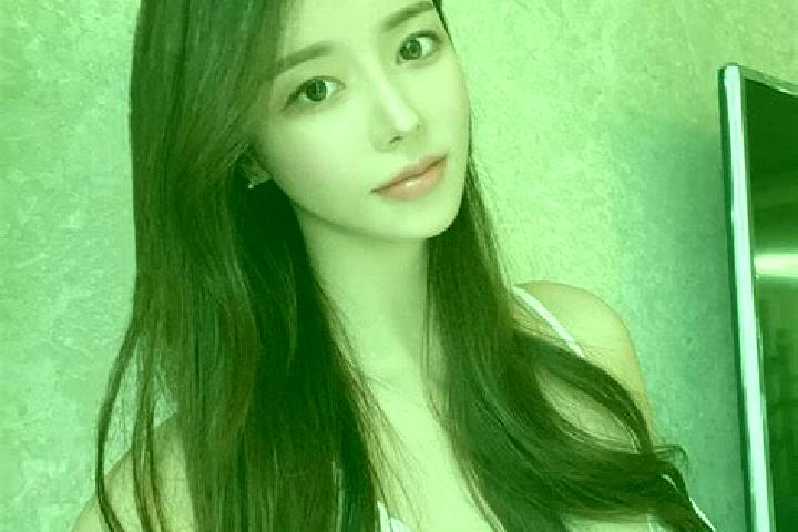 Emily, 33 — Escort in Cuozhou, China