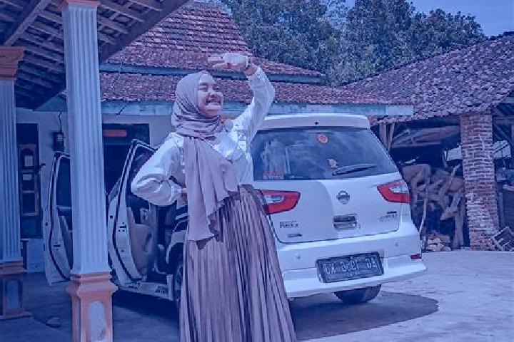 Emily, 33 — Escort in Plosorejo, Indonesia