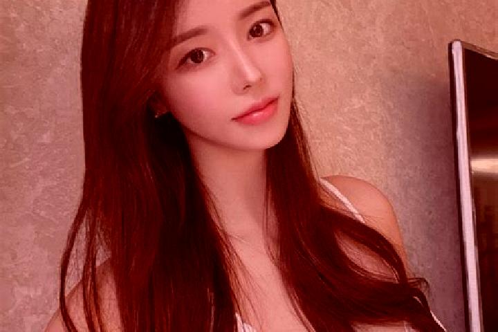 Emily, 33 — Escort in Tumantale, China