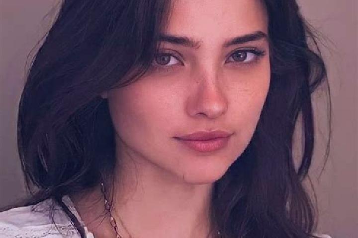 Emily, 34, a brunette brown-eyed indian companion based in Gilau. Offering Massage, BDSM, Fetish. Available for incall and outcall, overnight bookings availa...