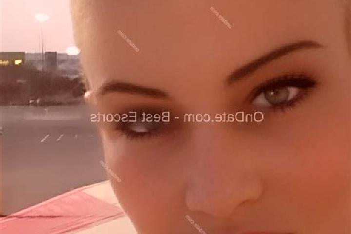 Emily, 34 — Escort in Al Jawadiyah, Syria