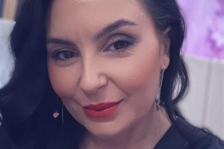Emily, 34 — Escort in Copalau, Romania