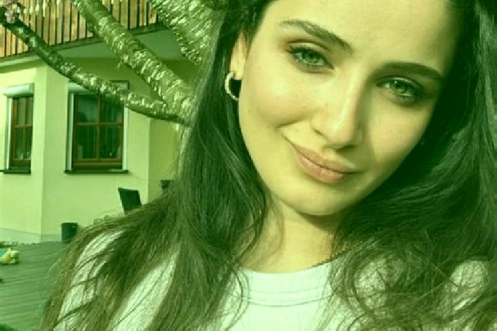 Emily, 34 — Escort in Goekce, Turkey