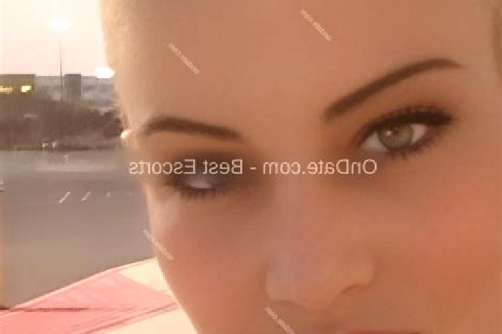 Emily, 34 — Escort in Guanban, China