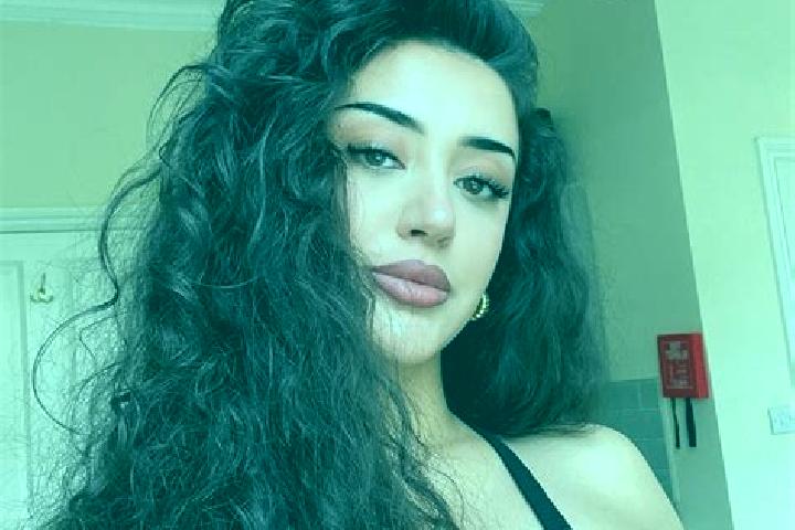 Emily, 34 — Escort in Kapakli, Turkey