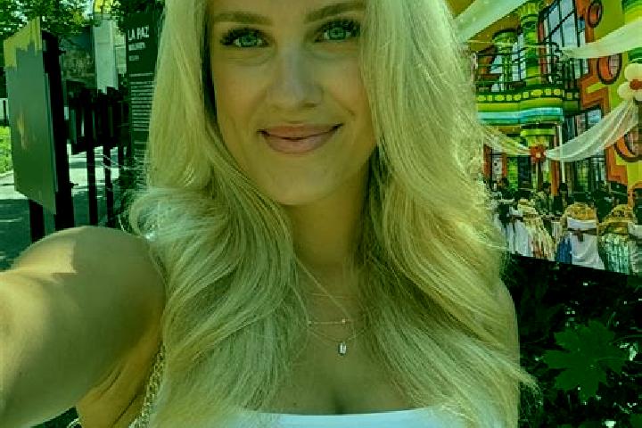 Emily, 34 — Escort in La Gacilly, France