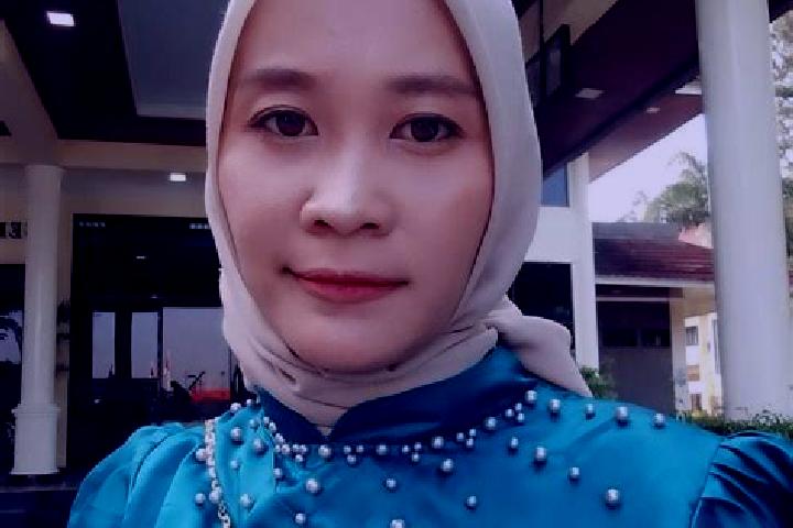 Emily, 34 — Escort in Mojo Wetan, Indonesia
