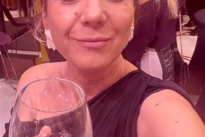 Emily, 34 — Escort in Oprisor, Romania