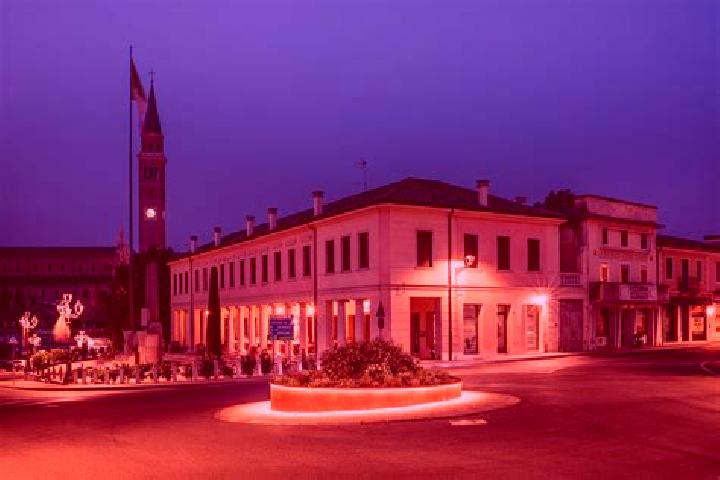 Emily, 34 — Escort in Pieve di Zignago, Italy