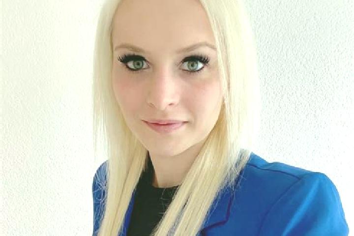 Emily, 34 — Escort in Schelklingen, Germany