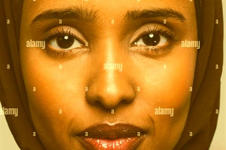 Emily, 35, a auburn brown-eyed middle eastern companion based in Mo Cay. Offering OWO, Erotic Massage, A-Level. Available for incall and outcall, day and eve...