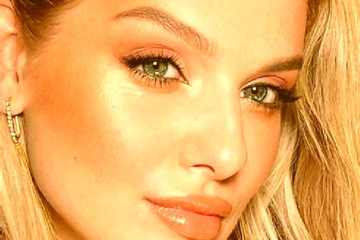 Emily, 35, a dark blonde green-eyed indian companion based in Sulaymaniyah. Offering Deep French Kissing, Massage, Prostate Massage, Tantra, Overnight. Avail...