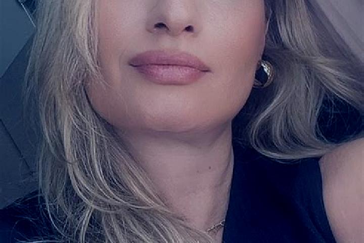 Emily, 35 — Escort in Chevremont, France
