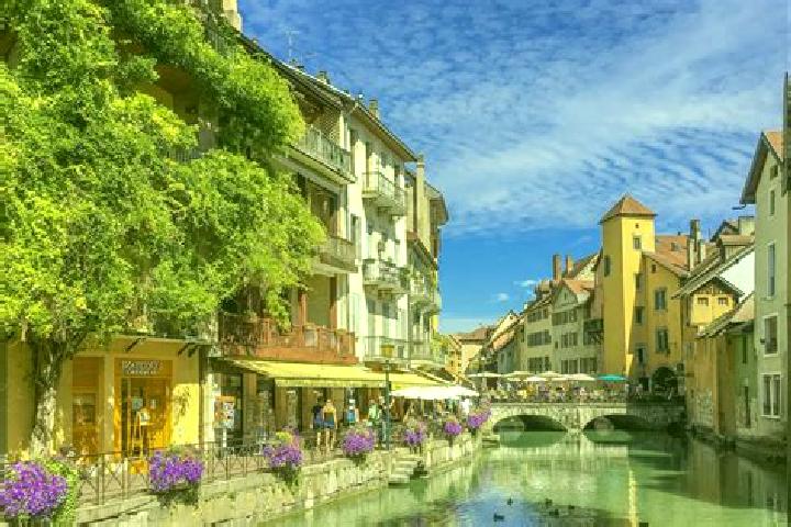 Emily, 35 — Escort in Cousolre, France