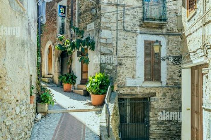 Emily, 35 — Escort in Poggio Moiano, Italy
