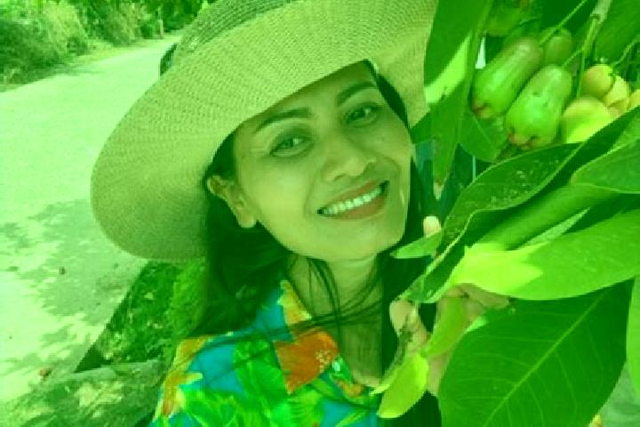Emily, 35 — Escort in Si Khoraphum, Thailand