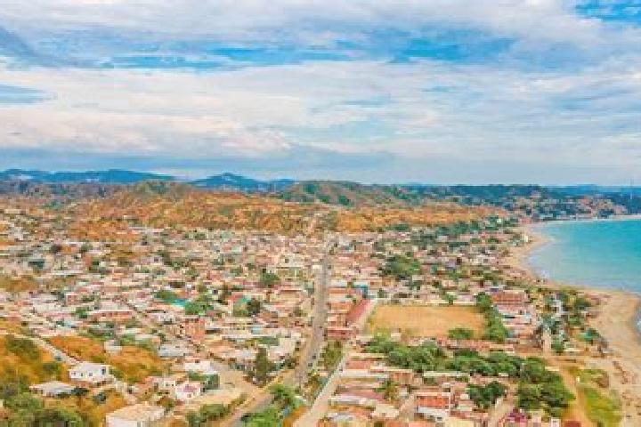 Emily, 35 — Escort in Tumbes, Peru