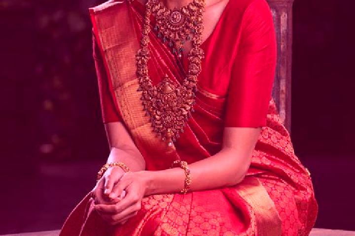 Emily, 35 — Escort in Varam, India