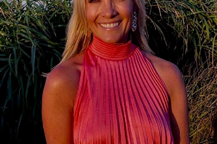 Emily, 36 — Escort in Evanston, United States