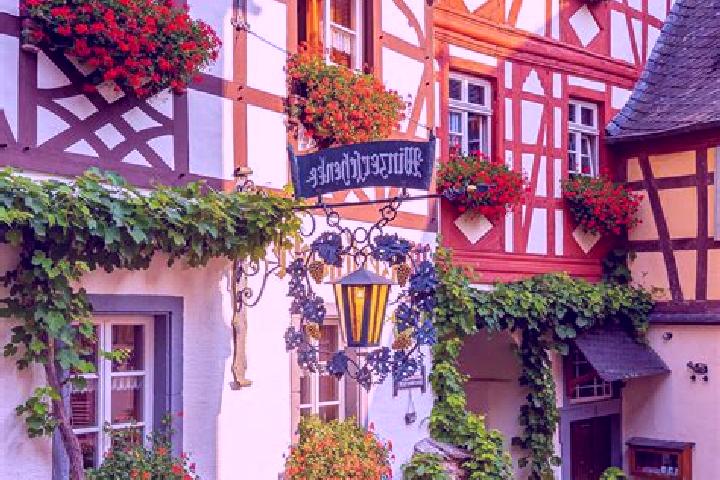 Emily, 36 — Escort in Geussnitz, Germany