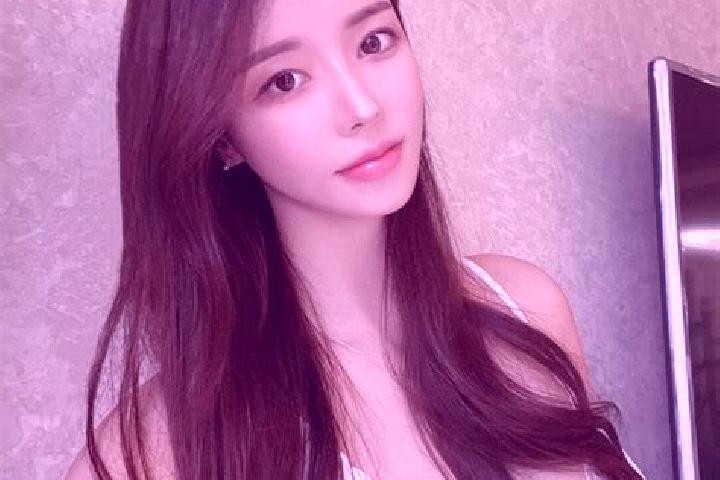 Emily, 36 — Escort in Hubeikou, China