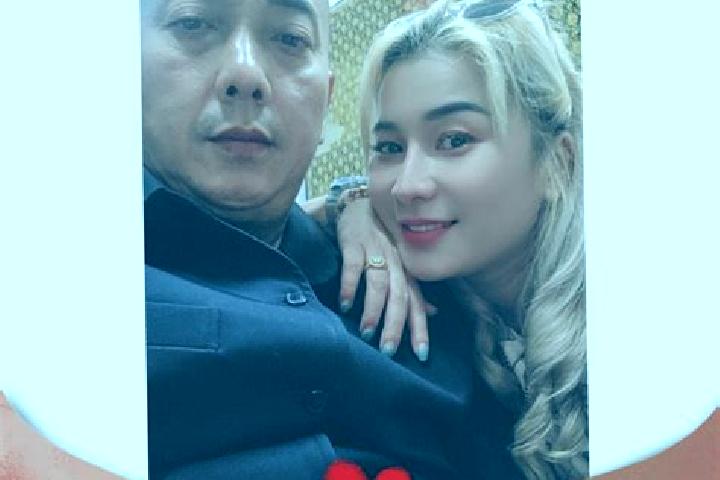 Emily, 36 — Escort in Kumpai, Indonesia