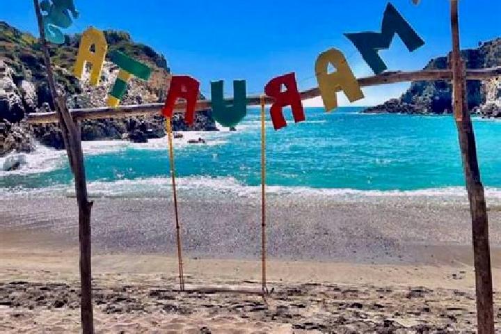 Emily, 36 — Escort in Maruata, Mexico