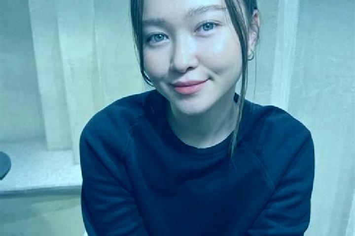 Emily, 37, a brunette blue-eyed asian companion based in Voskhod. Offering Roleplay, CIM, Duos, Party Girl. Available for incall and outcall, overnight booki...