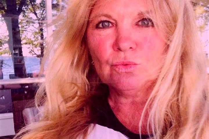 Emily, 37 — Escort in Bridgman, United States