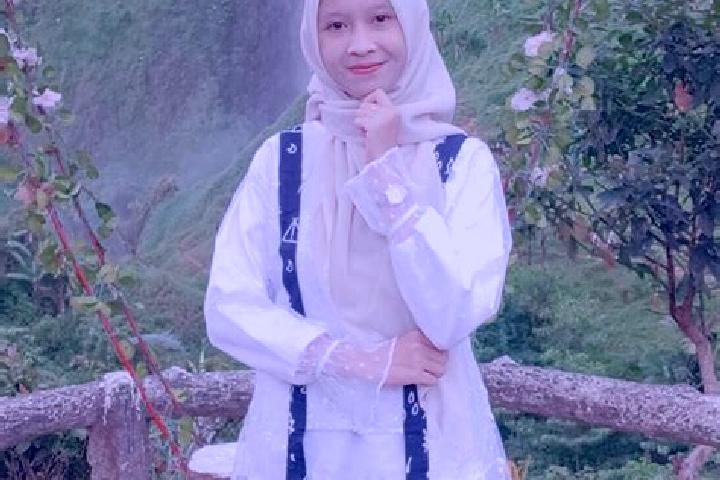 Emily, 37 — Escort in Gelarpadang, Indonesia