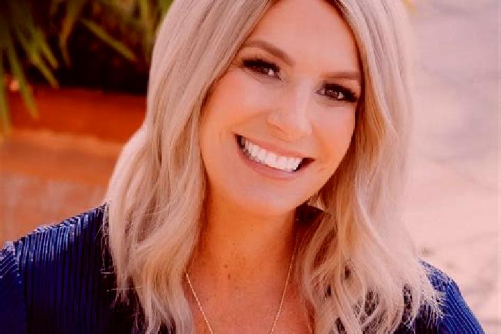 Emily, 37 — Escort in Pine Island Center, United States