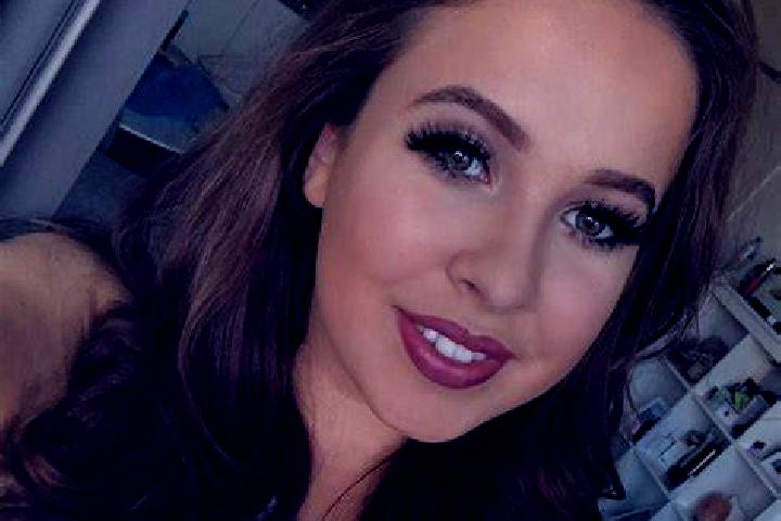 Emily, 38, a auburn amber-eyed caribbean companion based in Puliyur. Offering BDSM, Girlfriend Experience, A-Level, Striptease. Available for incall and outc...